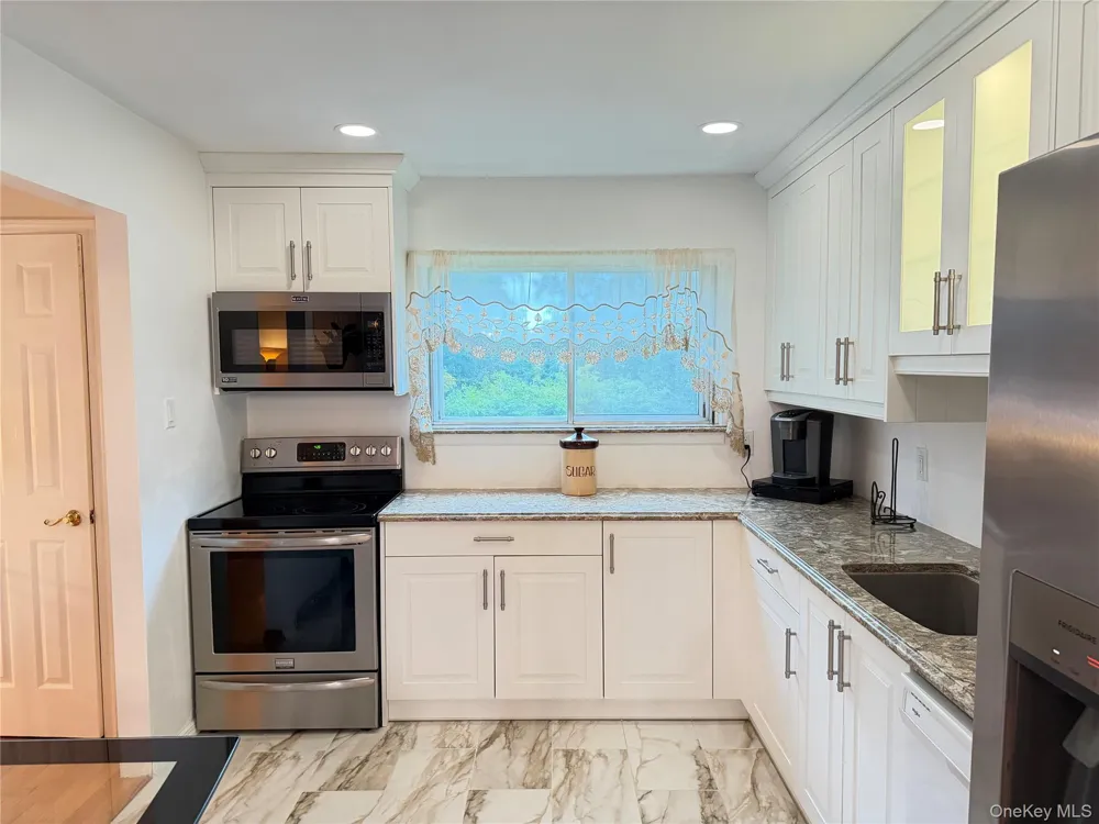 49 Midvale Avenue Farmingville, NY 11738