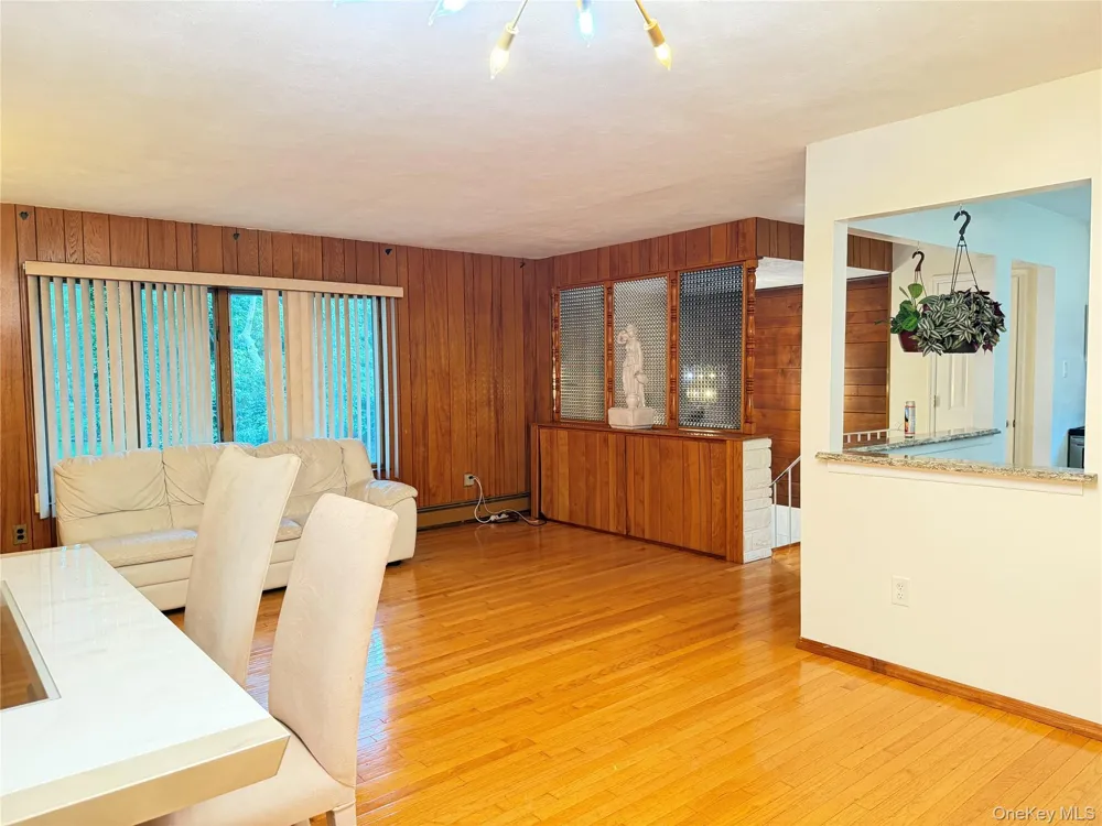 49 Midvale Avenue Farmingville, NY 11738