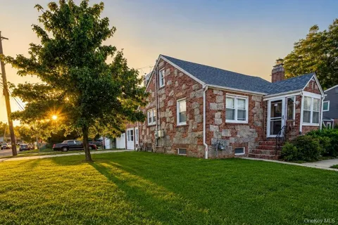4 Brown Street
