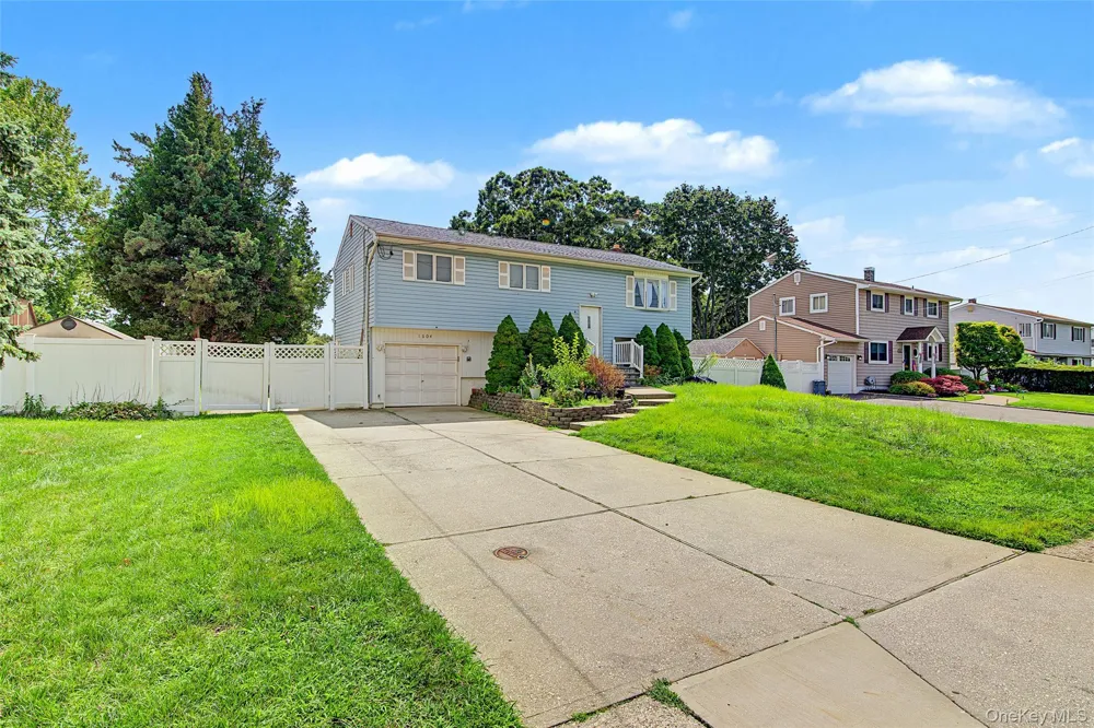 1604 Church Street Holbrook, NY 11741