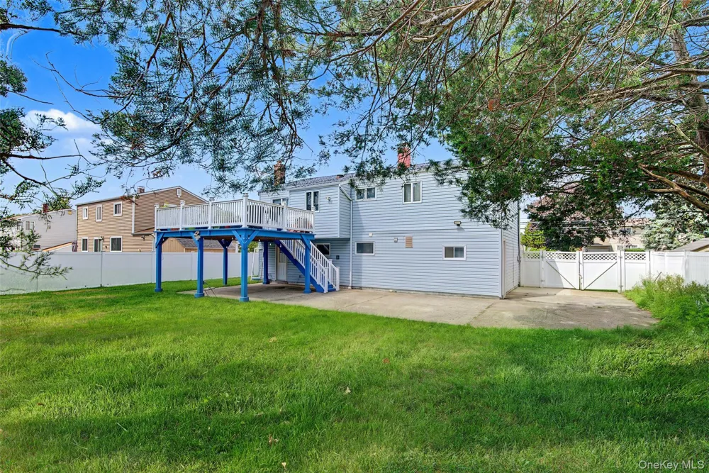 1604 Church Street Holbrook, NY 11741
