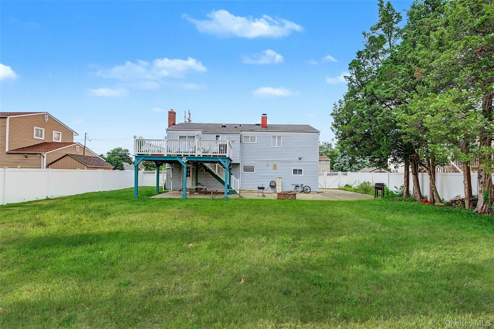 1604 Church Street Holbrook, NY 11741