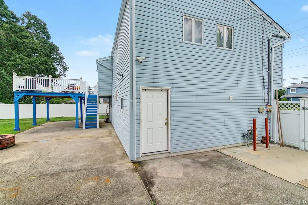 1604 Church Street Holbrook, NY 11741