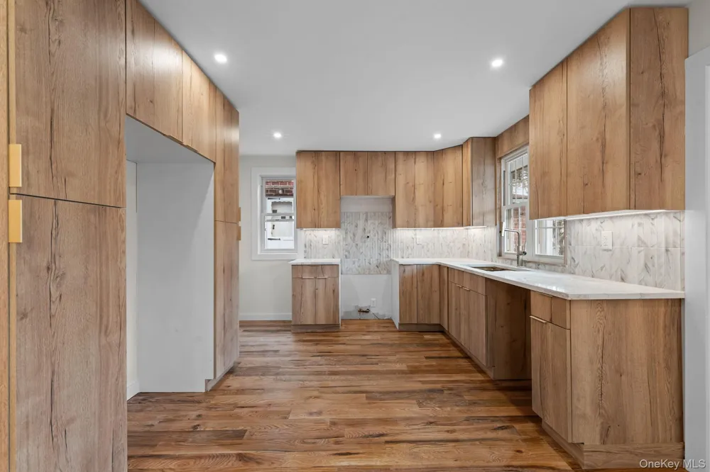 18704 Williamson Avenue Springfield Gardens, NY 11413