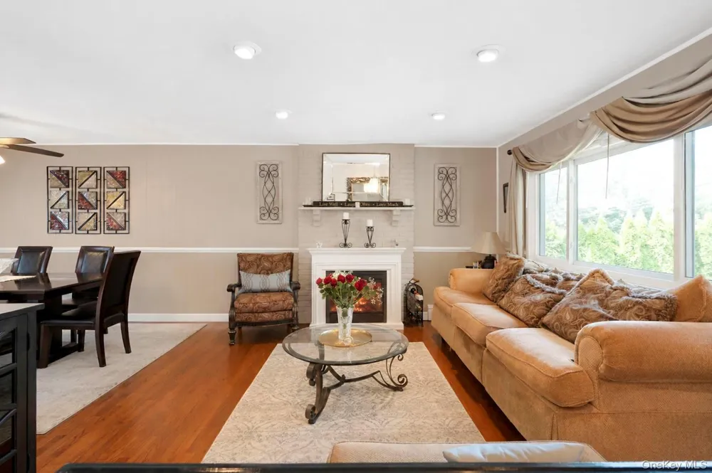 12 Linden Lane Farmingville, NY 11738