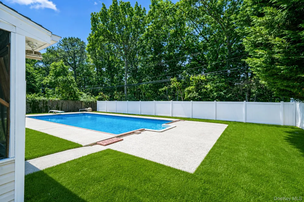 130 Greenbelt Parkway Holbrook, NY 11741