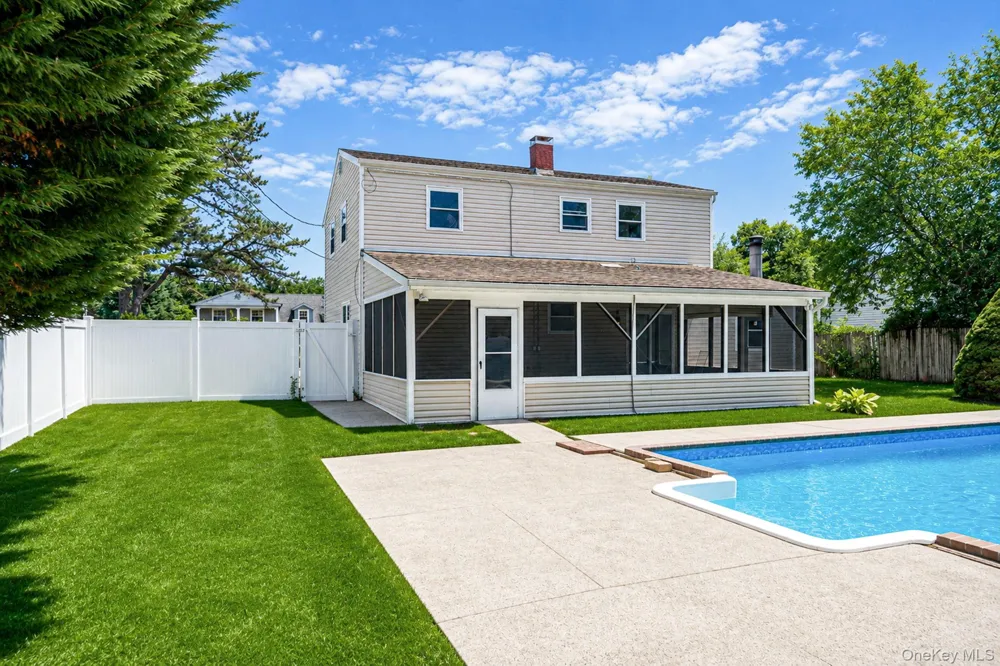 130 Greenbelt Parkway Holbrook, NY 11741