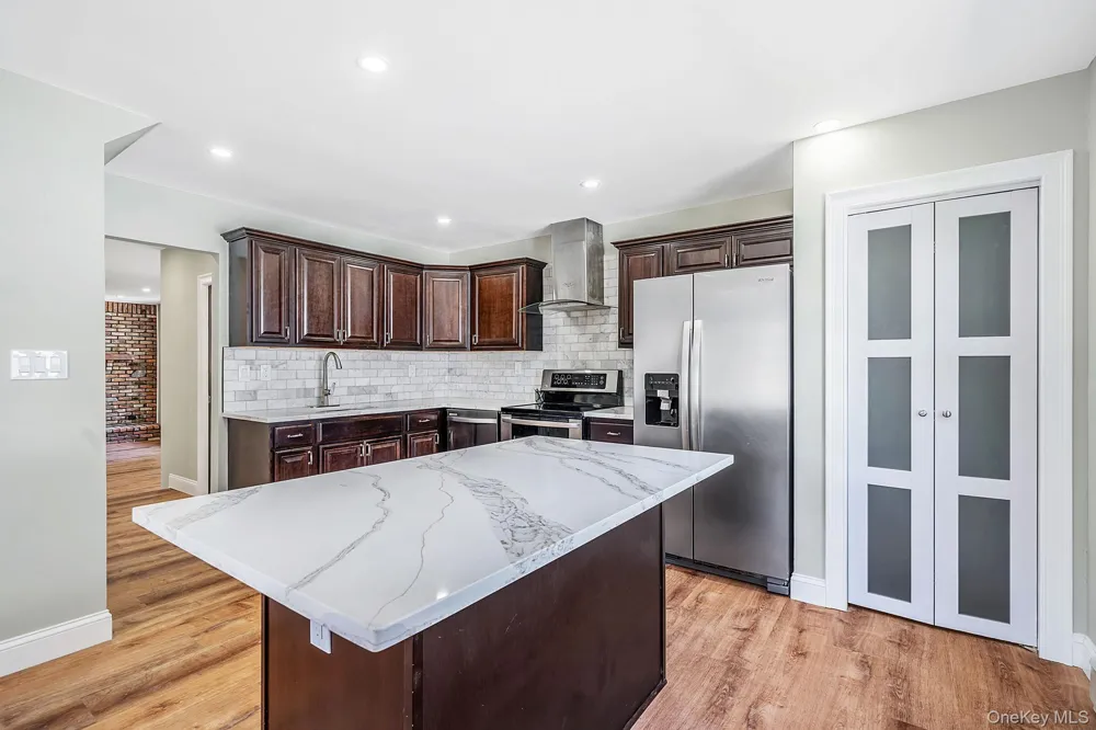 130 Greenbelt Parkway Holbrook, NY 11741