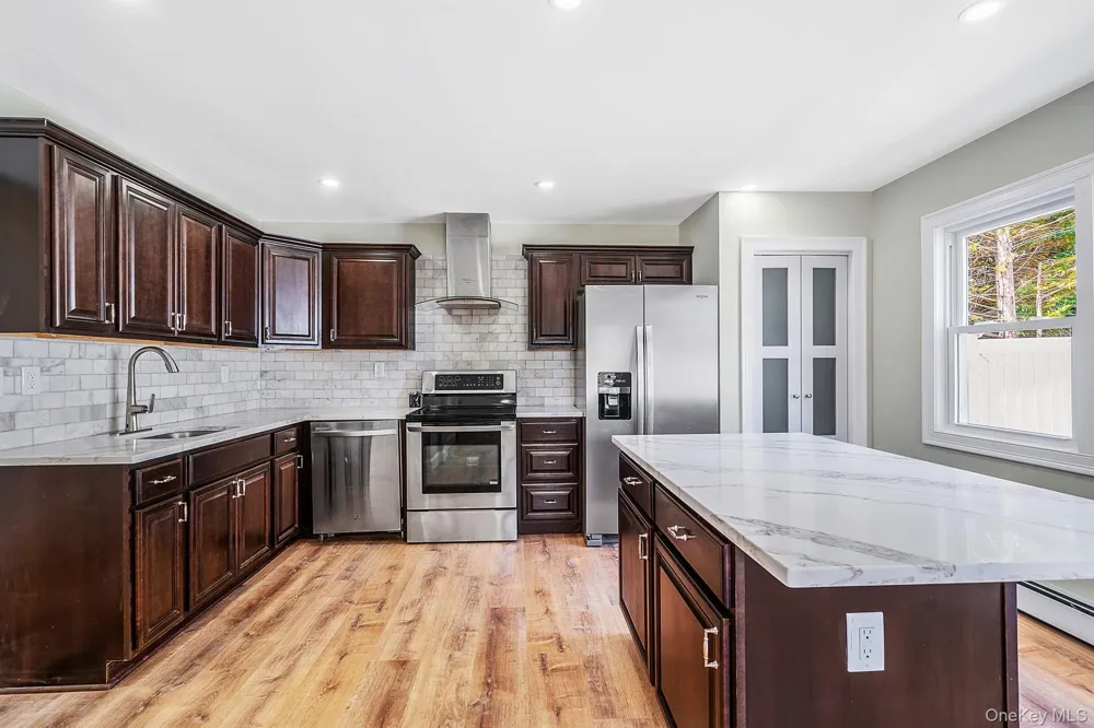 130 Greenbelt Parkway Holbrook, NY 11741
