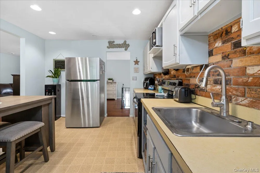 30 Laura Road Monroe, NY 10950