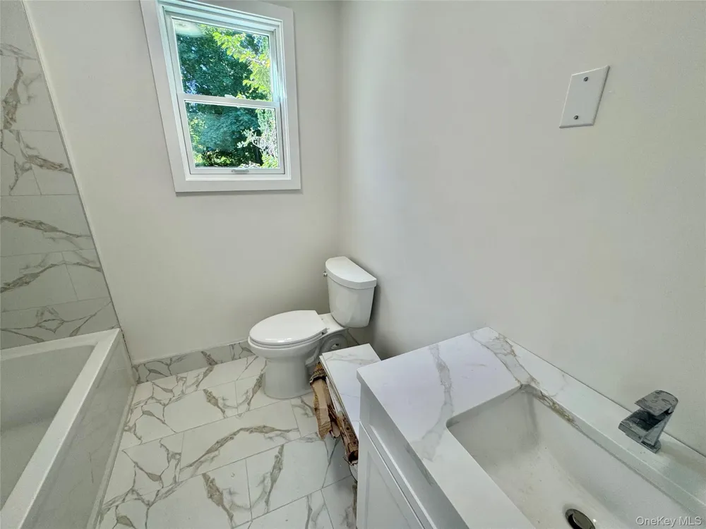 98 A Steamboat Road Great Neck, NY 11024