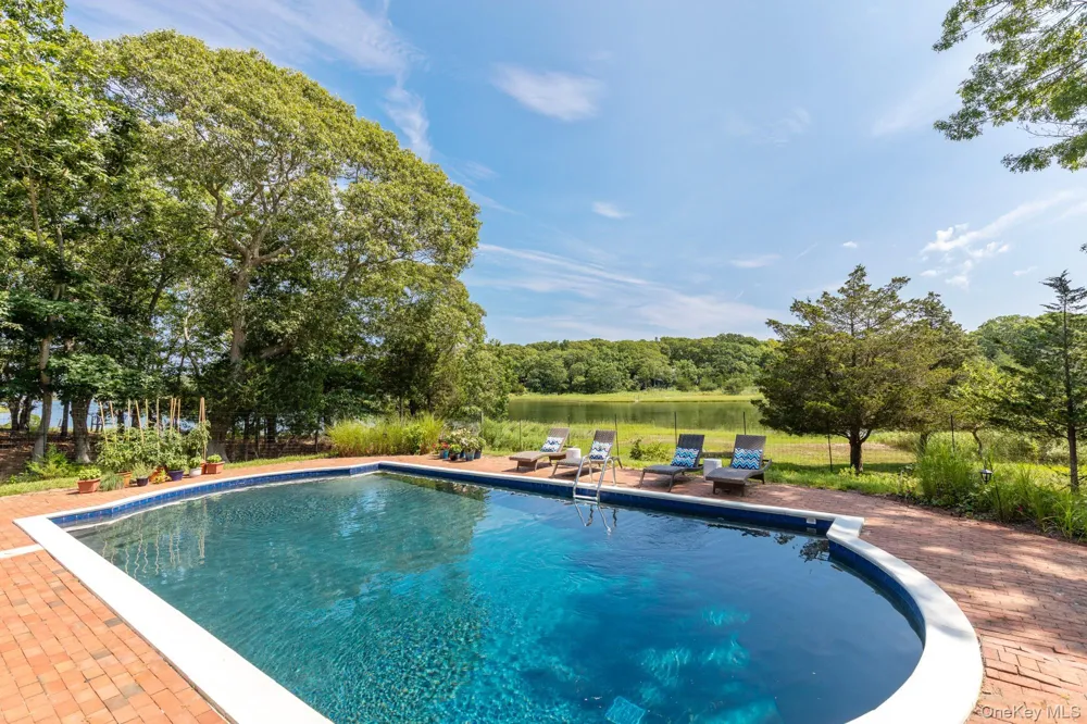 59 Isle Of Wight Road East Hampton, NY 11937