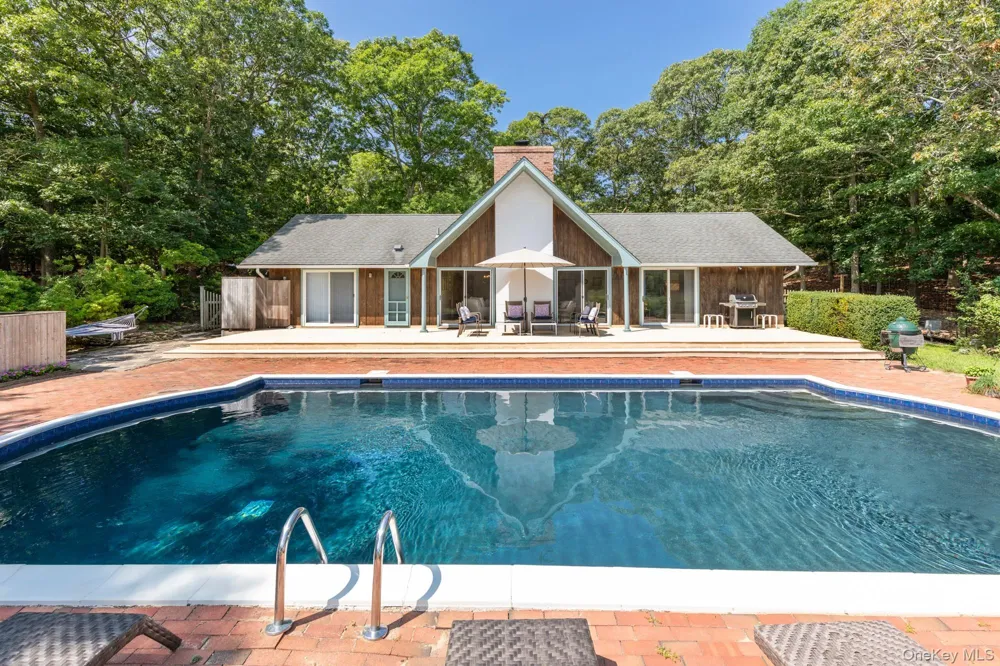 59 Isle Of Wight Road East Hampton, NY 11937