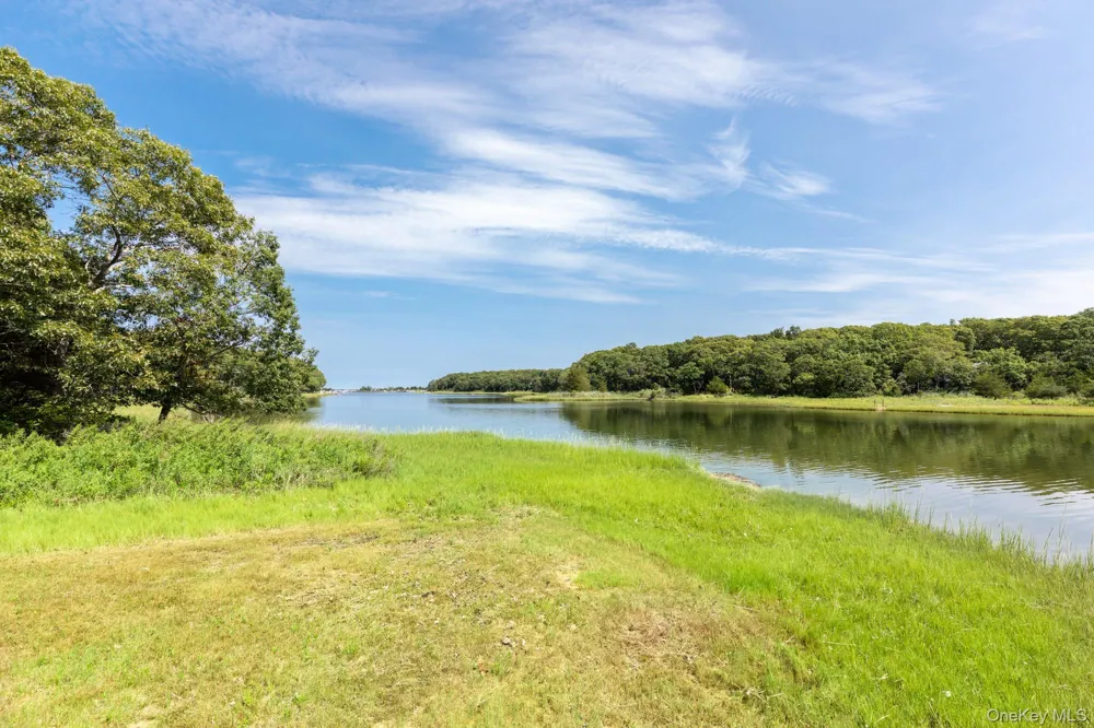 59 Isle Of Wight Road East Hampton, NY 11937