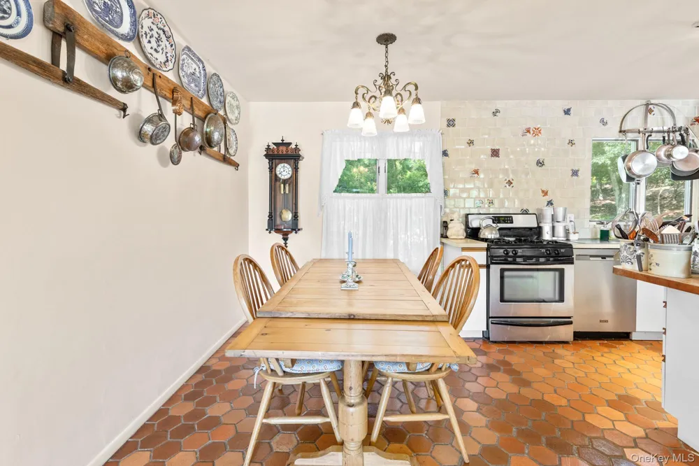 59 Isle Of Wight Road East Hampton, NY 11937