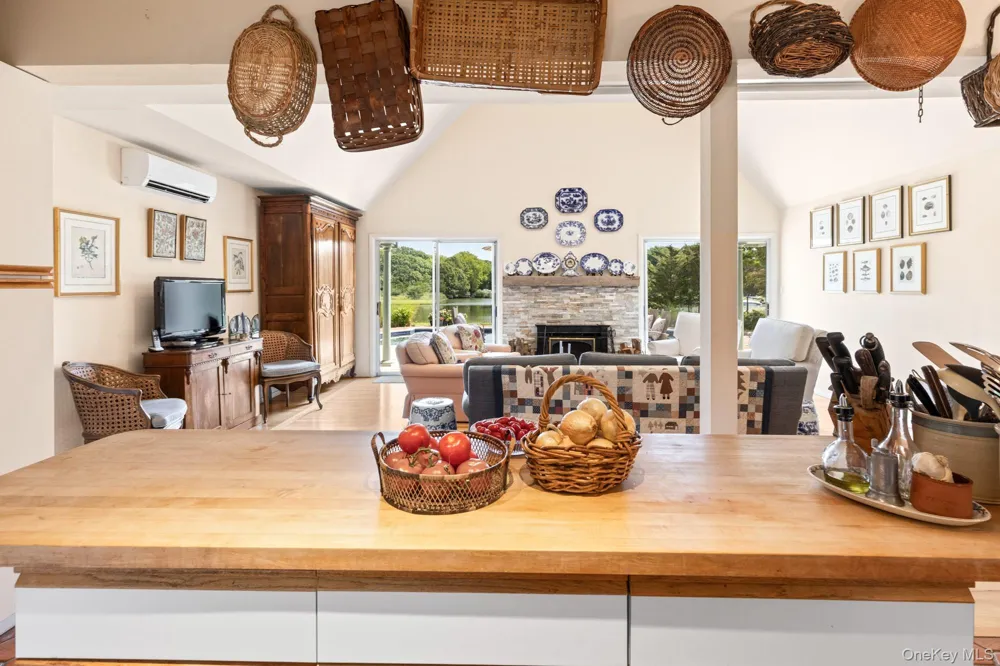 59 Isle Of Wight Road East Hampton, NY 11937