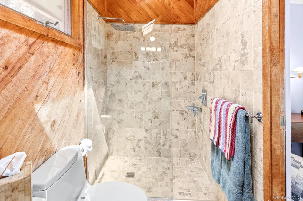 59 Isle Of Wight Road East Hampton, NY 11937