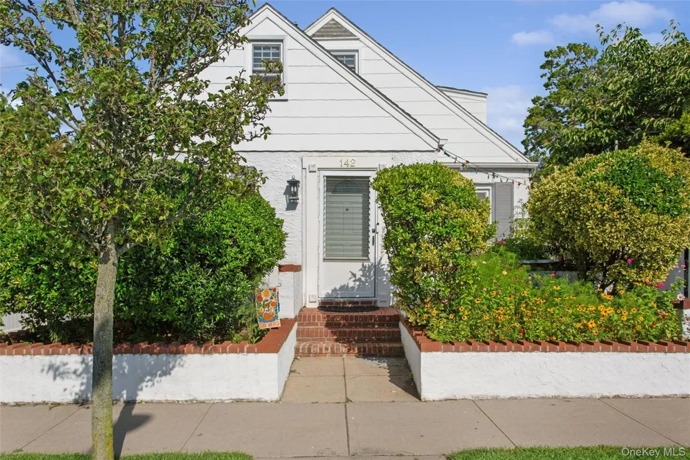 142 Cleveland Long Beach, NY 11561
