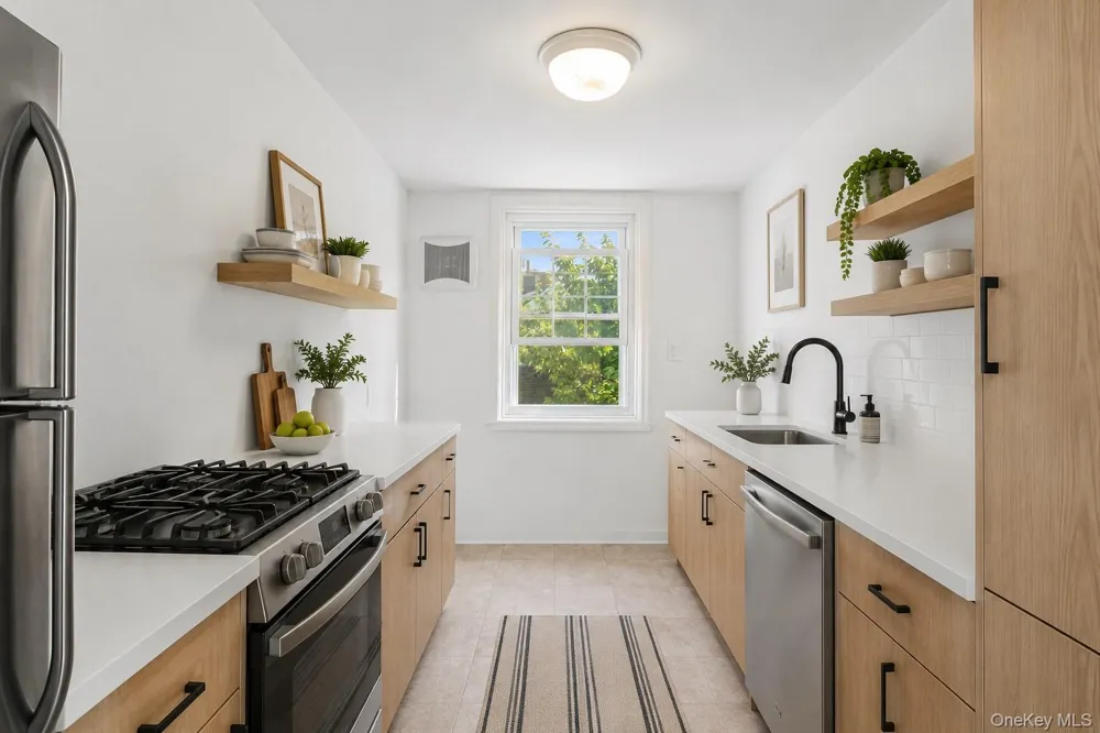 142 Cleveland Long Beach, NY 11561