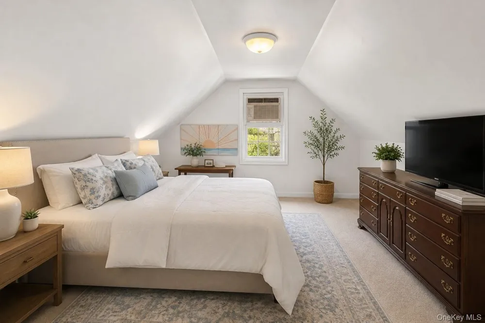 142 Cleveland Long Beach, NY 11561