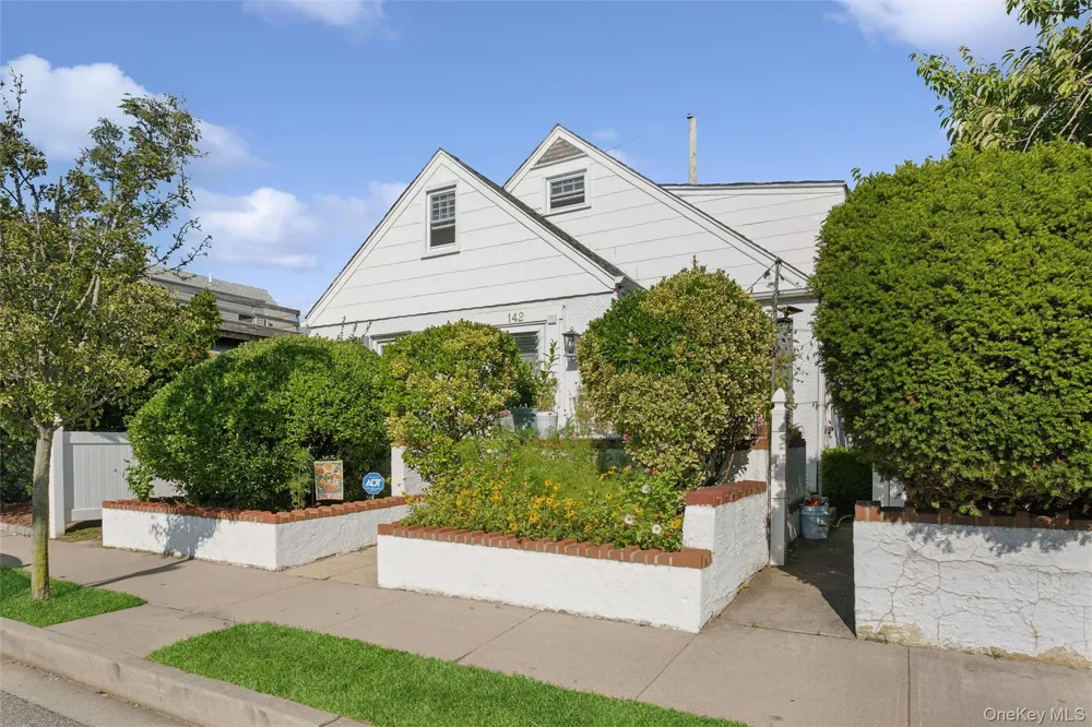 142 Cleveland Long Beach, NY 11561