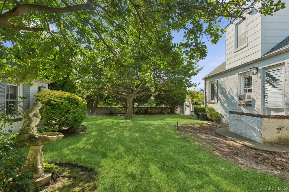 142 Cleveland Long Beach, NY 11561