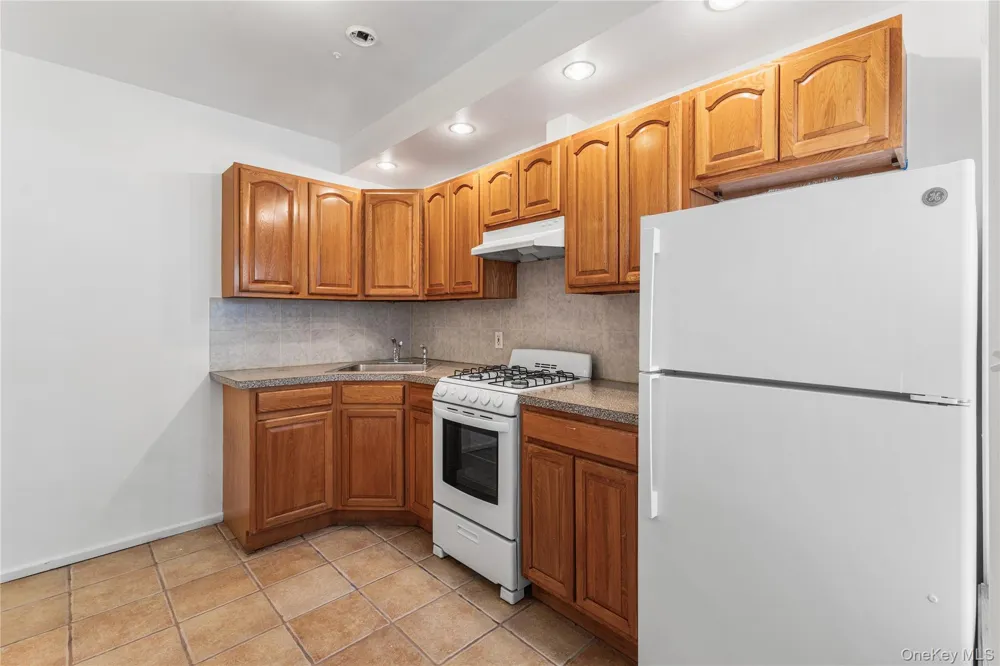 161-26 84th Rd #1 Briarwood, NY 11432