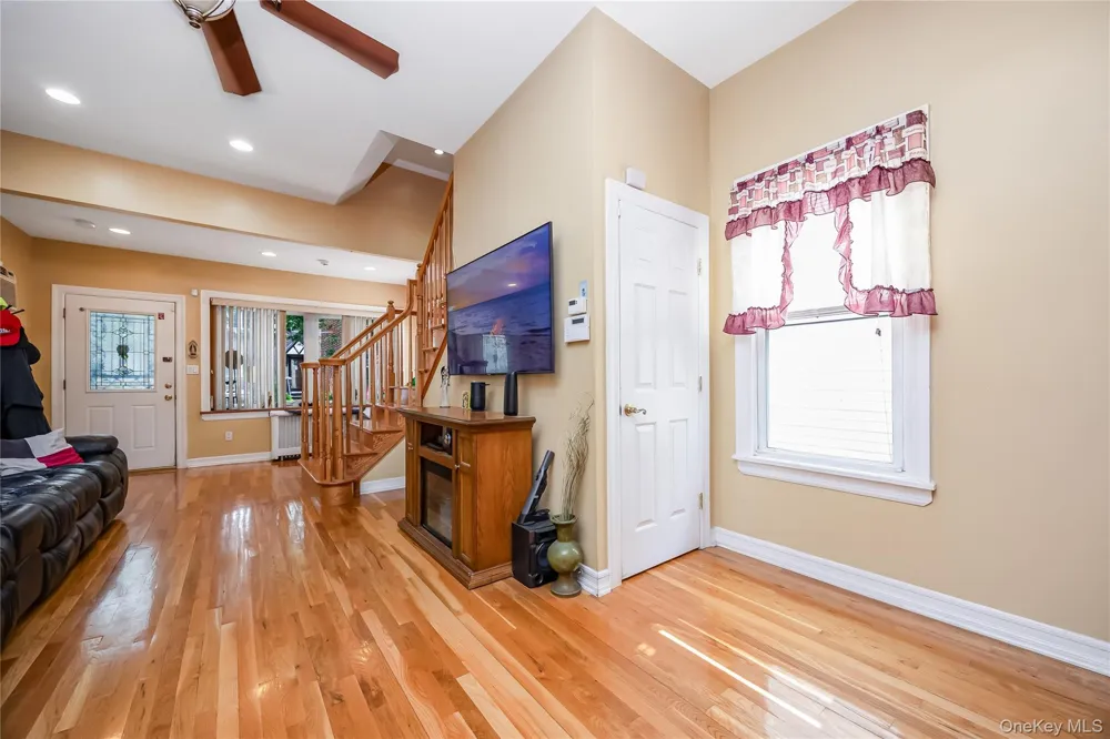 88-35 75th Avenue Glendale, NY 11385