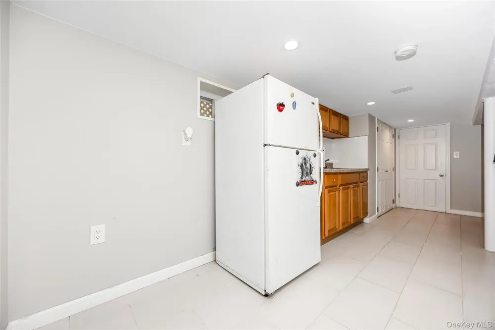 88-35 75th Avenue Glendale, NY 11385