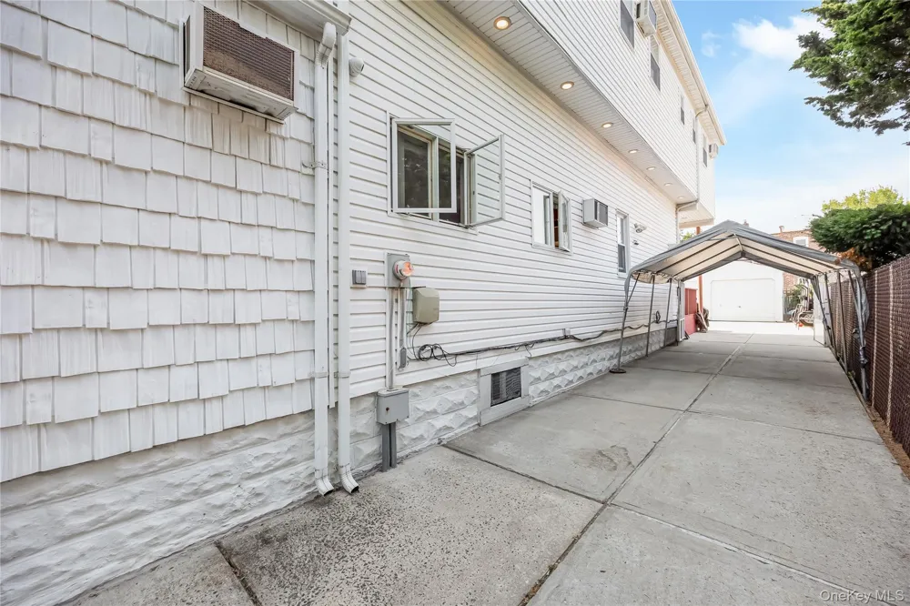 88-35 75th Avenue Glendale, NY 11385