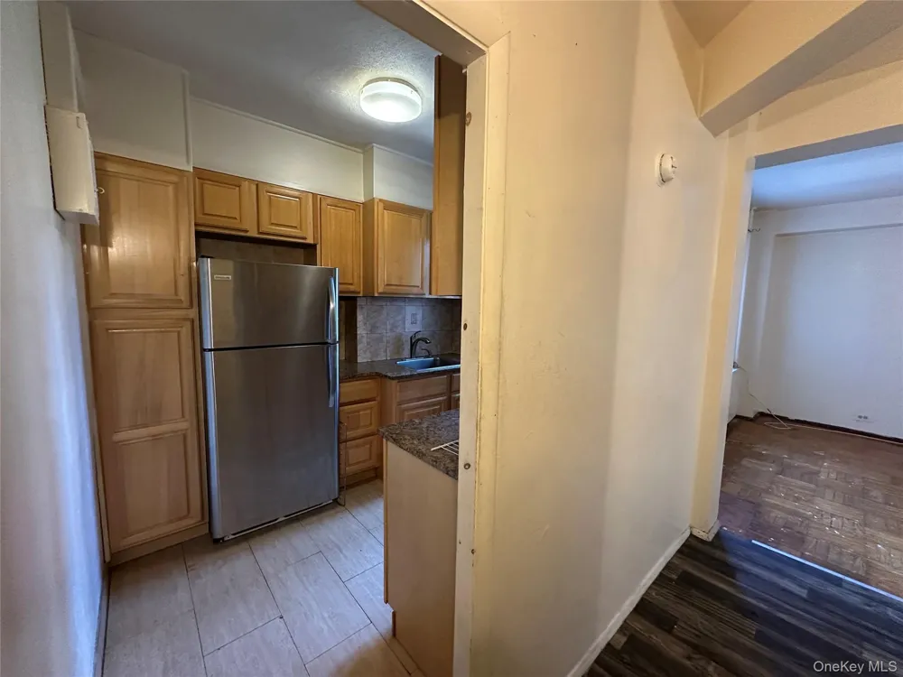 1579 Metropolitan Avenue #6H Bronx, NY 10462