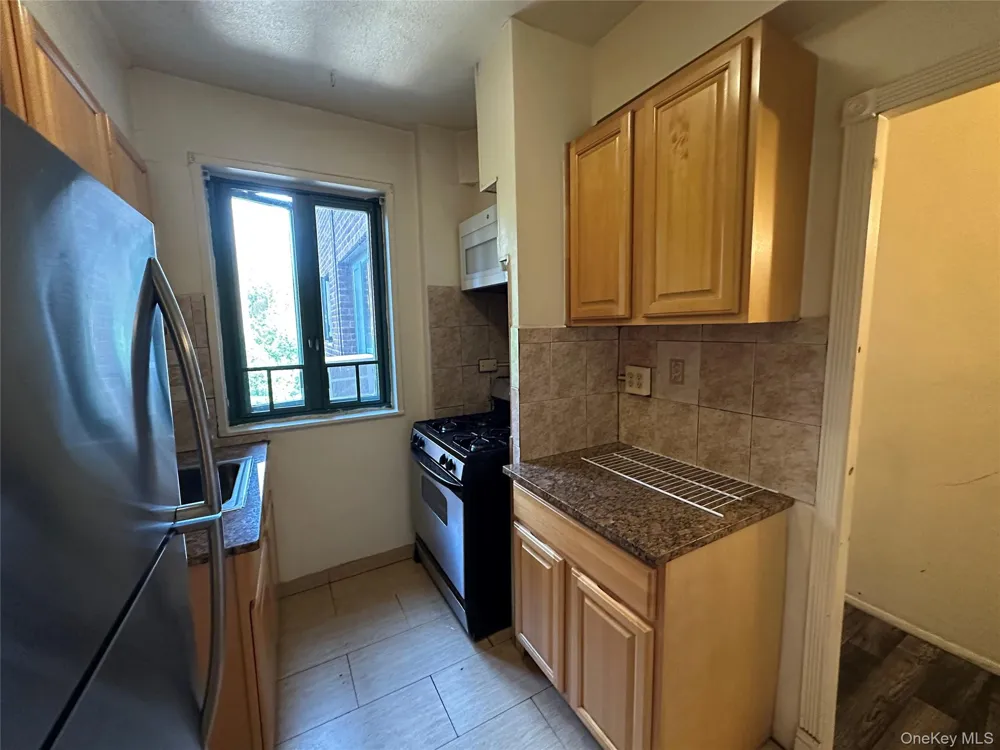 1579 Metropolitan Avenue #6H Bronx, NY 10462