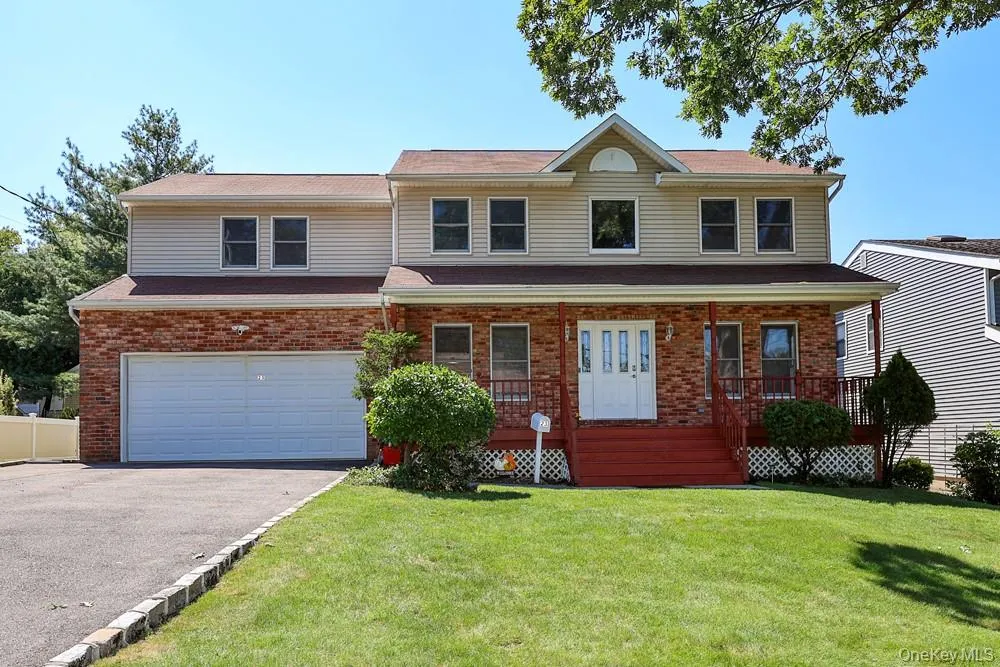 23 Garden Drive Albertson, NY 11507