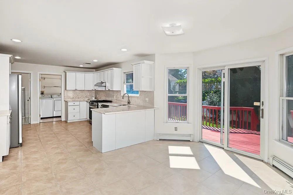 23 Garden Drive Albertson, NY 11507