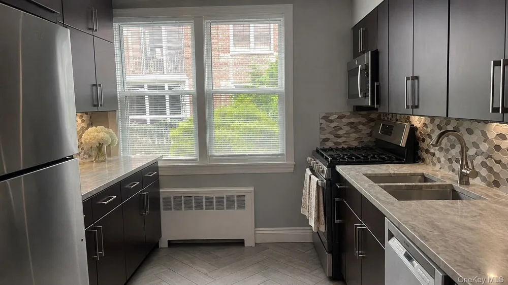 271 Cedarhurst Avenue #E1 Cedarhurst, NY 11516
