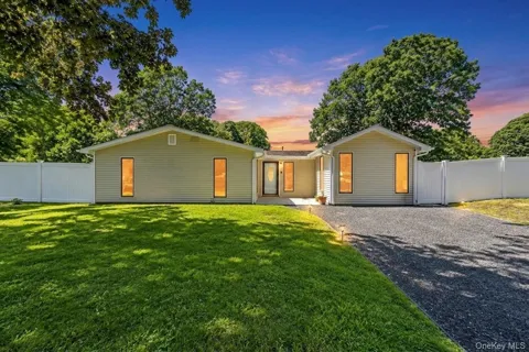 10 Helene Drive