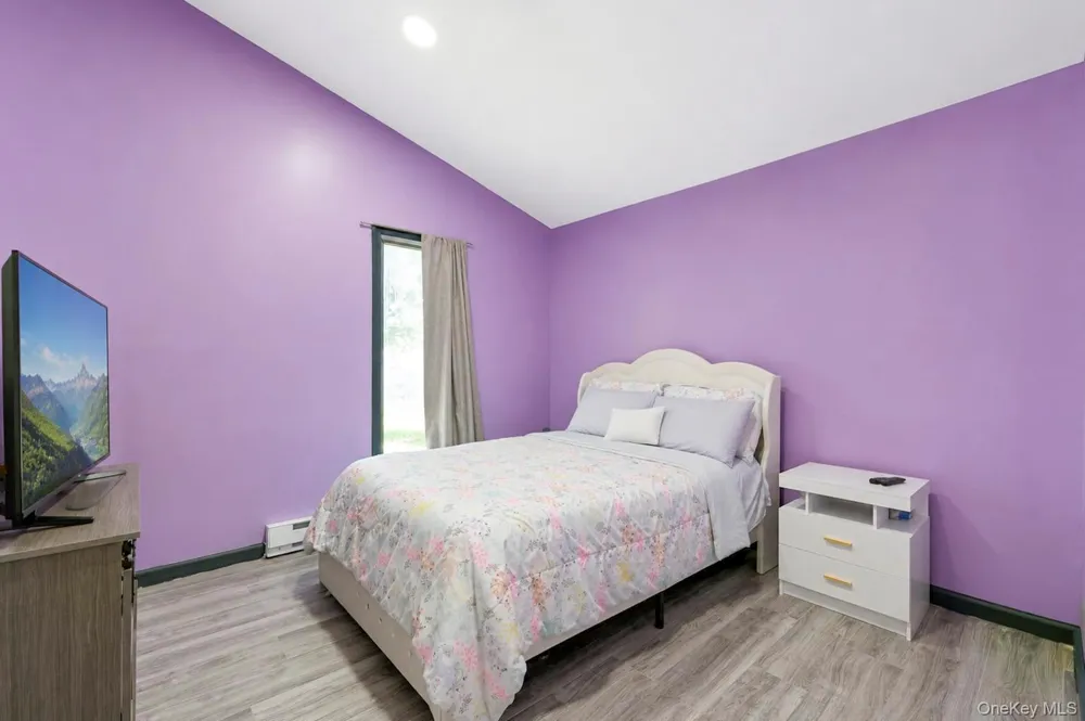 10 Helene Drive Shirley, NY 11967
