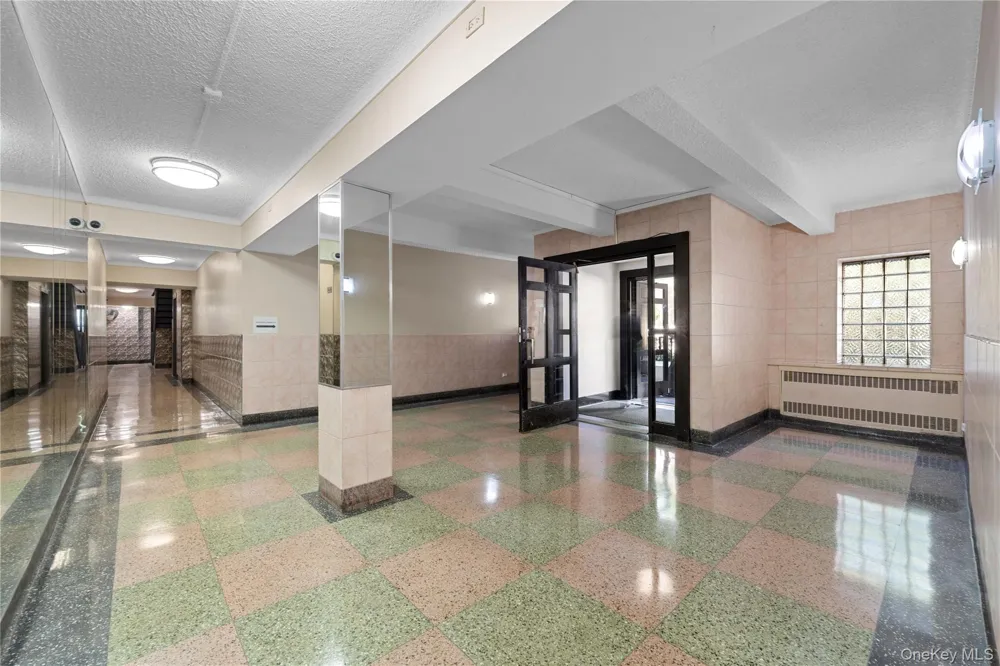 83-85 Woodhaven Boulevard #3R Woodhaven, NY 11421