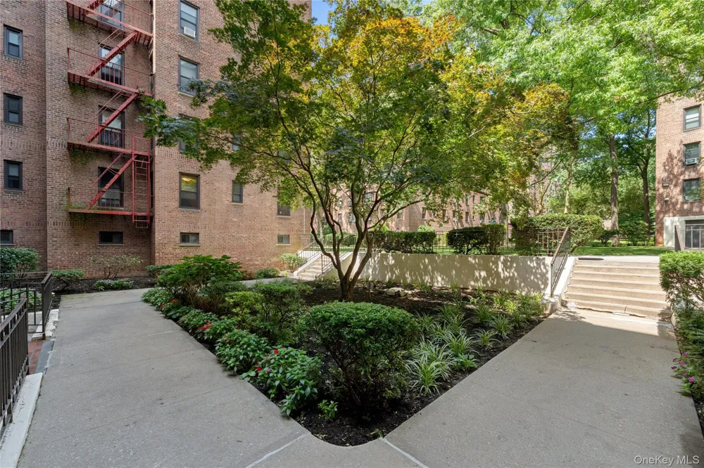 83-85 Woodhaven Boulevard #3R Woodhaven, NY 11421