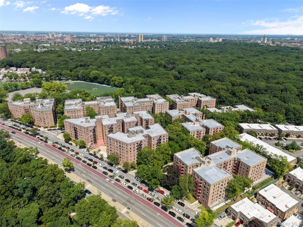 83-85 Woodhaven Boulevard #3R Woodhaven, NY 11421