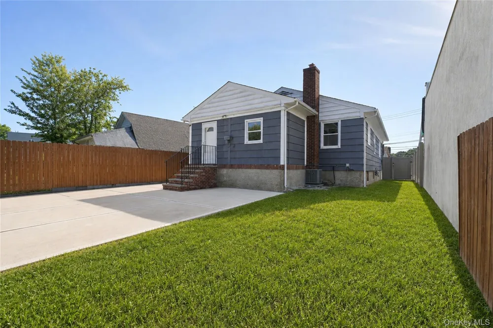 3895 Amboy Road Staten Island, NY 10308