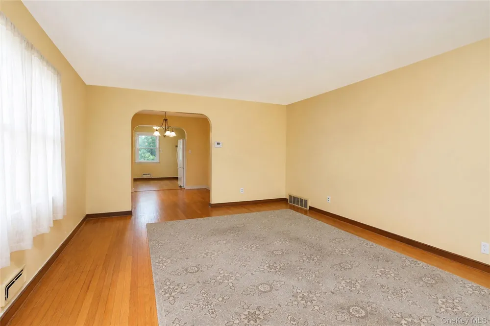 3895 Amboy Road Staten Island, NY 10308