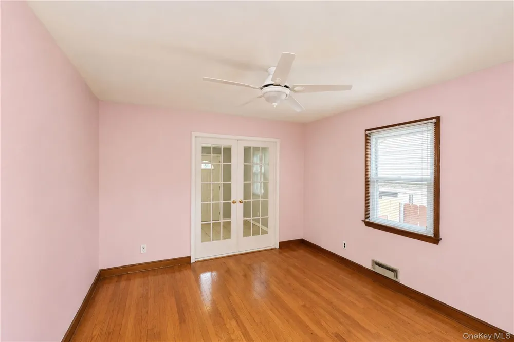 3895 Amboy Road Staten Island, NY 10308