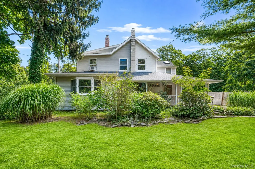187 Oak Street Medford, NY 11763