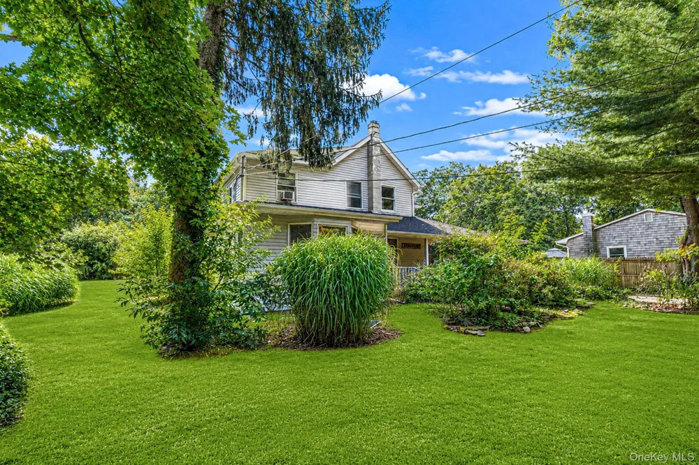 187 Oak Street Medford, NY 11763