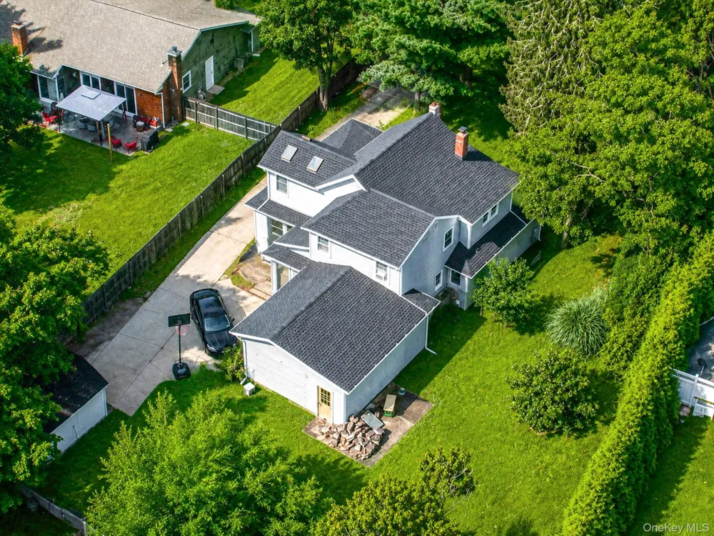 187 Oak Street Medford, NY 11763