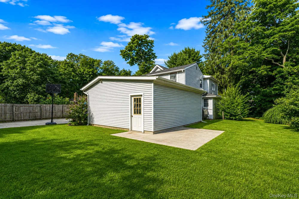 187 Oak Street Medford, NY 11763