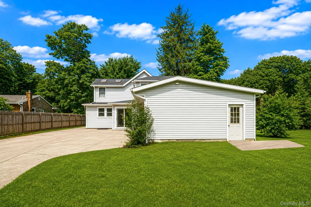 187 Oak Street Medford, NY 11763
