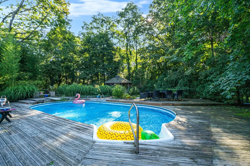 187 Oak Street Medford, NY 11763