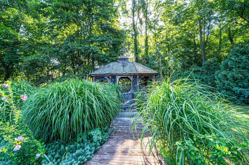 187 Oak Street Medford, NY 11763